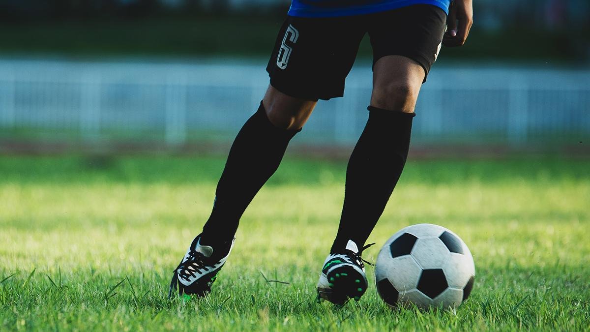 How to Watch Major Football Leagues on Top Platforms